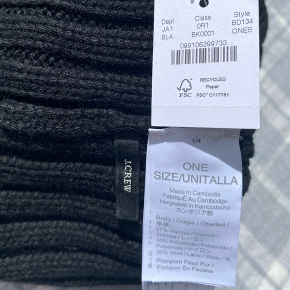 J. Crew Allen Yarn solid Pom in Black. Just in time for winter! NWT. - Picture 2 of 2